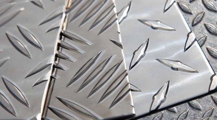 Металлический рифленый лист